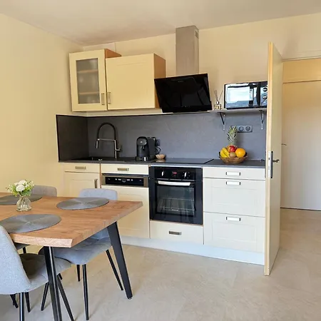 La And Le Cocon, 2 Apartments, Balneo Avec Vue *